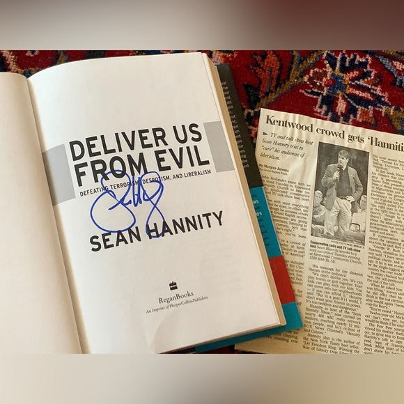 DELIVER US FROM EVIL Hardcover Book SIGNED by Sean Hannity - Picture 5 of 7